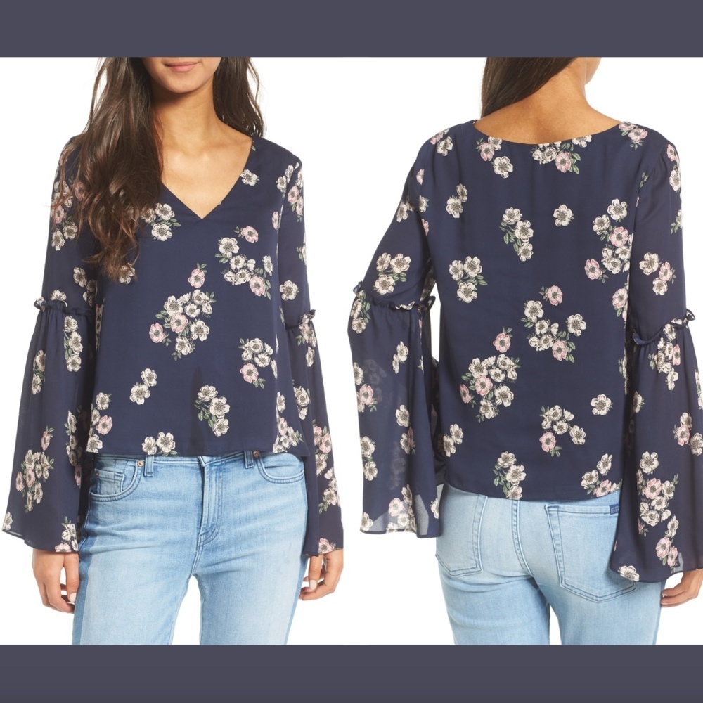 NEW $105 Cupcakes and Cashmere‎ Audriana Bell Sleeve Top [ SZ Medium ]